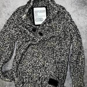 Superdry knitted sweater (Medium).